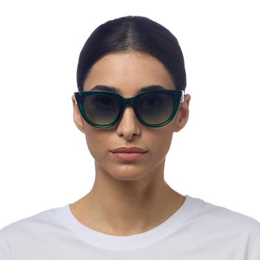 Okkia Silvia Güneş Gözlüğü
Green/Yellow Degrade