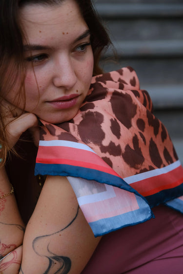 Less Atelier Leopard Fular