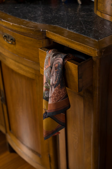 The Carnivalist Echoes 55X55 cm İpek Fular