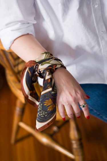 The Carnivalist Meerkat Rhapsody 55X55 cm İpek Fular