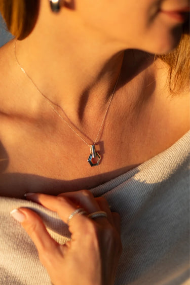 Miklan HexaLink Kolye