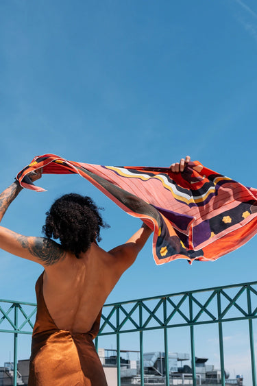 Neymiş Dansa Davet-105x105 İpek Fular